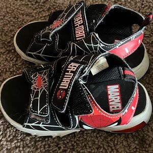 Spider man toddler shoes size 7 barley worn